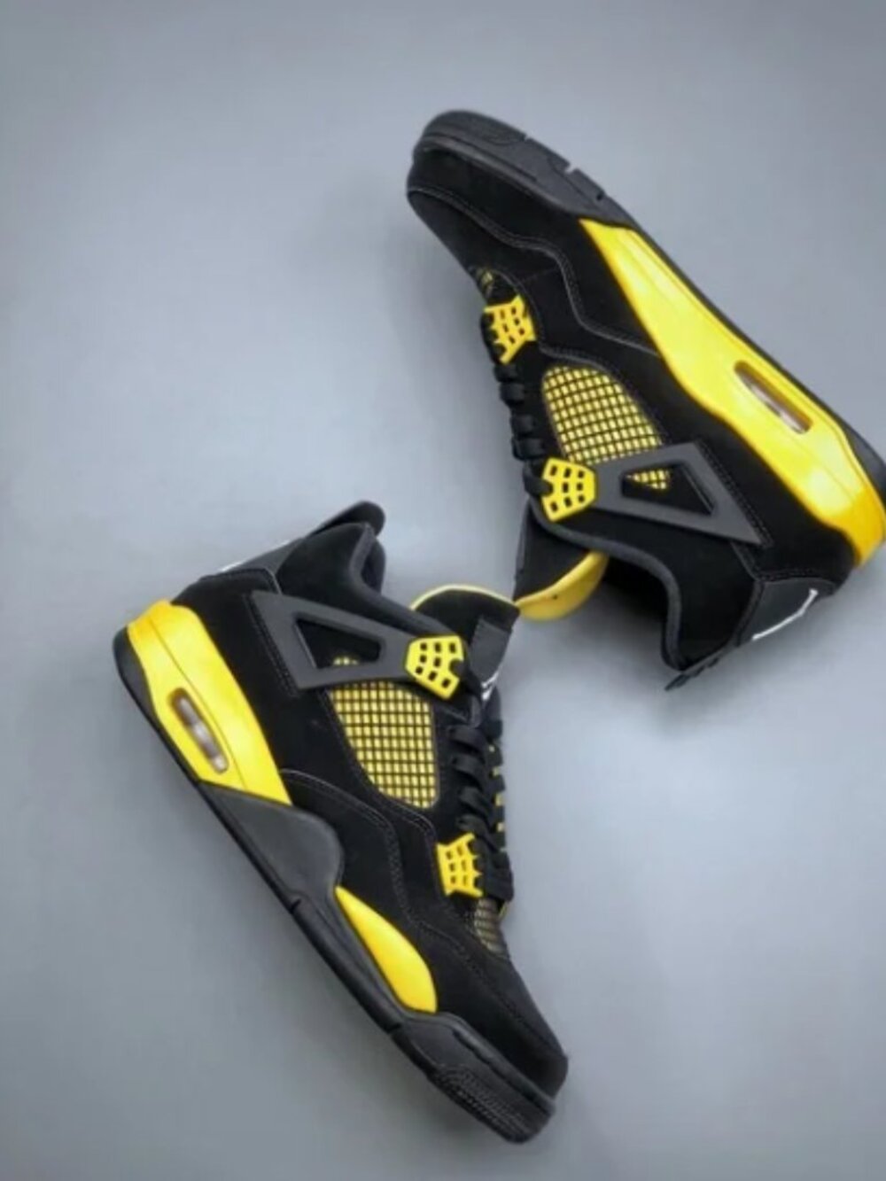 Nike Air Jordan 4 Retro Shoes Thunder 2023 Black Yellow